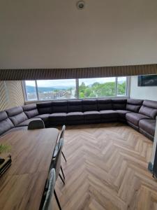 Townhouse - 6 Bed Hot Tub House
