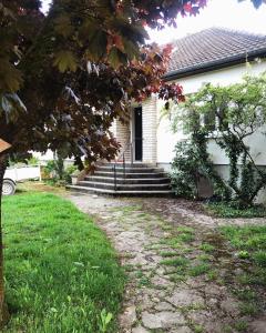 Chez Blandine - jolie chambre et mezzanine climatisées proche UTT infrastructures sportives