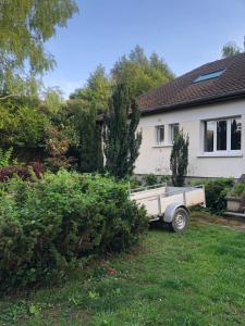 Chez Blandine - jolie chambre et mezzanine climatisées proche UTT infrastructures sportives