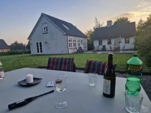 Close to Hesnæs forest and beach - Vejringe