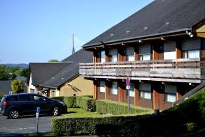 Hotels KYRIAD HONFLEUR - La Riviere Saint Sauveur : photos des chambres