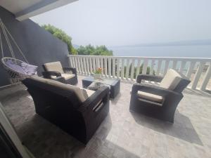 Luxury apartment Duće with private pool