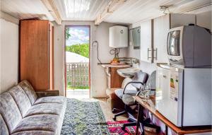 Awesome Home In Dzwirzyno With Wifi