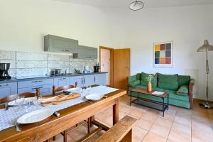 Maisons de vacances L-Evasion en Pierre Piscine et Etang Prive : photos des chambres