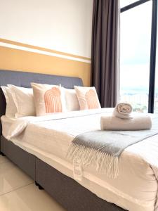 Georgetown Beacon SkyPool 9 pax Family & Baby-Friendly Luxury Suite Penang