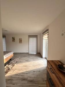 Útulný nový byt 1 km od Kristýny