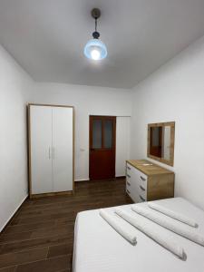Yllis Rooms