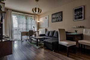 Six Corners - Garden Corner