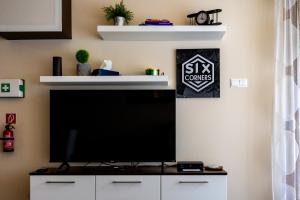 Six Corners - Garden Corner