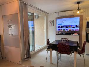 T2 lumineux rénové avec vue étang, clim, parking, WIFI - FR-1-553-205