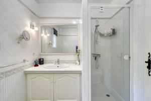 Villa Thymfalaise - Heated Pool, Sea-View, Close to Beach