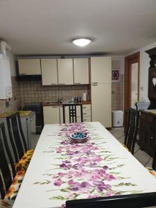 Grazioso Appartamento, Aria Condizionata "ALLE MURA DEL CASTELLO 1 Stefano e Paola Marchesini"