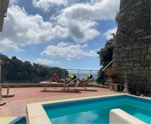 La Casa di Samantha a Villa Regina a picco sul mare con piscina