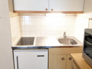 Studio confortable avec balcon et casier à skis - FR-1-557-111