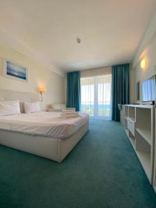 Blooming by the Sea - camere cu vedere frontală spre mare