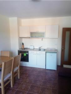 Spacious Family Fully Furnished 2 Rooms Apartment in Kavarna Apart Hotel