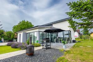 Almavirág Pihenőház Siófok by BLTN