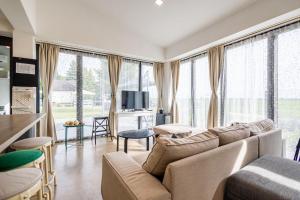 Almavirág Pihenőház Siófok by BLTN