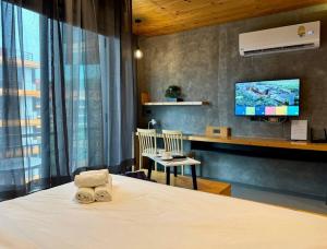 Mira Naiharn, Minimalist Design & Mountain View at Relife Windy