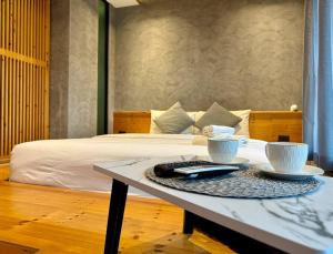 Mira Naiharn, Minimalist Design & Mountain View at Relife Windy