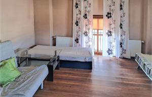 Awesome Home In Debnica Kaszubska