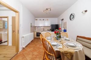 Apartments Star by the sea