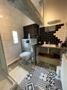 B&B / Chambres d'hotes Le Cardoue, chambres d-hotes proche du Puy duFou : photos des chambres