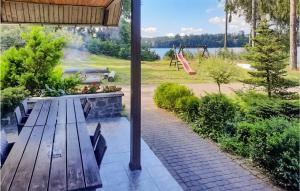 9 Bedroom Amazing Home In Klodno