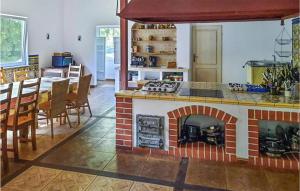 9 Bedroom Amazing Home In Klodno