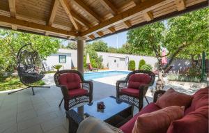 2 Bedroom Beautiful Home In Pula 