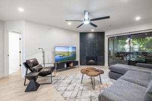 New Modern apt, vacation or long stay