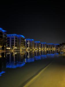 Beautiful Lagoon Facing Apartments
