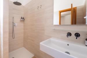 Triple Room with Balcony room in Villavesta Bed And Breakfast