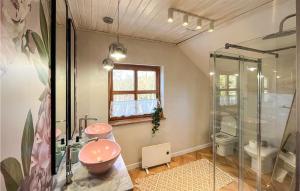 Stunning Home In Perlino With Sauna