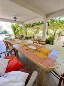 Apartment by the Church on Olib