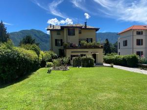 Life is Good - Front Lake Apartment in Villa