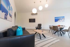 Santorini Pictures apartment