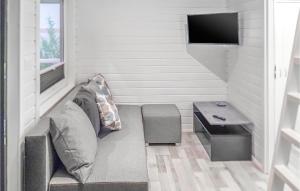 Amazing Home In Jaroslawiec With Wifi