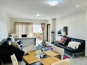Bright & Stylish Self Catering Swakopmund CBD - Langstrand