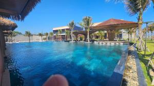 Villa sát biển 5 phòng ngủ Lagi