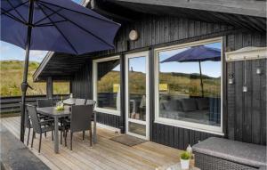 3 Bedroom Cozy Home In Hvide Sande