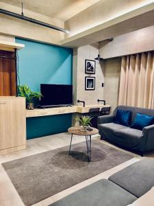 Cozy Spacious Pet Friendly Unit with Netflix Pool Gym