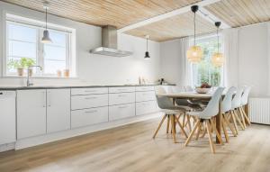 3 Bedroom Nice Home In Skærbæk