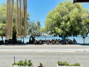 2k Cozy Beach House - Néoi Epivátai