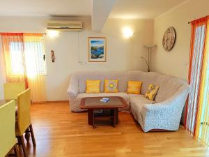 Apartment Bile - close to the beach, shops, airport