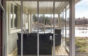 2 Bedroom Awesome Home In Frövi