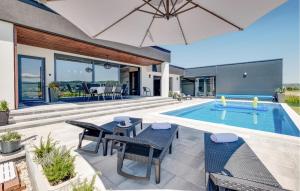 Awesome Home In Dubovec Bisaski With Wi-Fi 