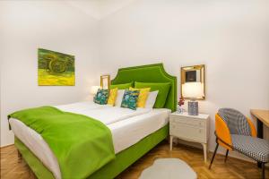 Palace district luxury apartment