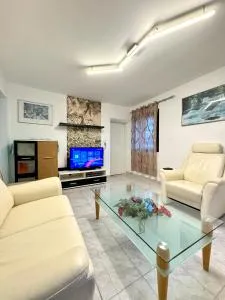 Charmante, möblierte Ferienwohnung im Panda-Stil - Schenklengsfeld