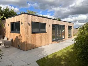 Court Lane Stables - Premium Rural Retreat with Hot Tub - 帕多克伍德